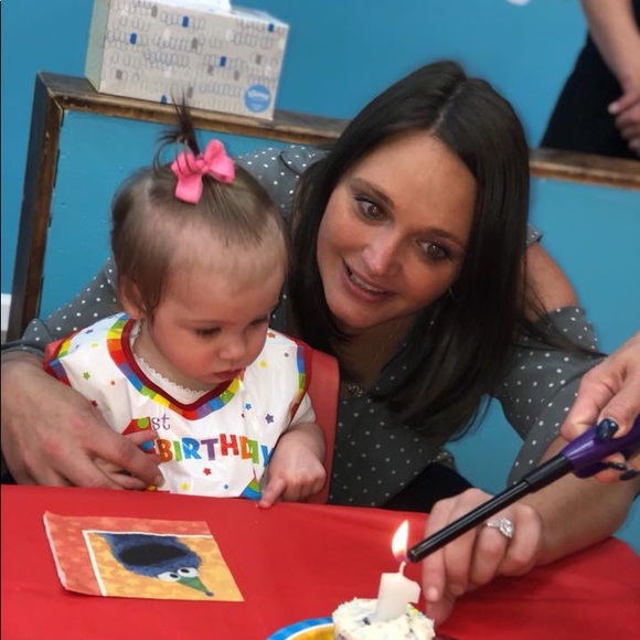 Meet your Posher, Jessica - Picture 2 of 2